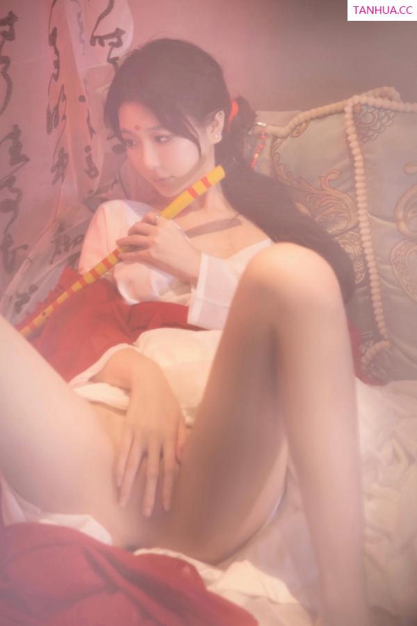   [XiuRen]高清写真图 2023.08.04 No.7192 幼幼 古装美腿第25张图片